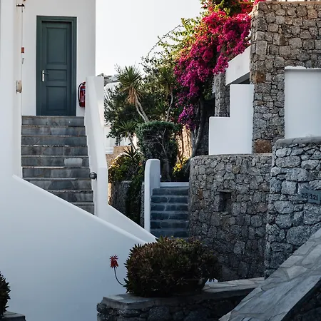 Pelican Bay Hotell 4*