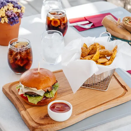 펠리칸 베이 아트 Platys Gialos (Mykonos)