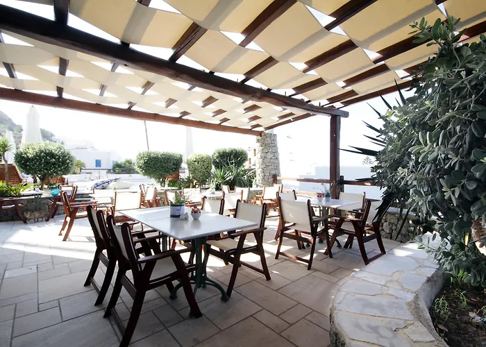 Pelican Bay فندق 4*