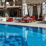 Pelican Bay Hotel